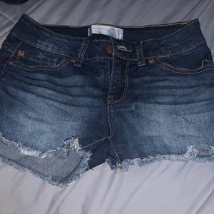 Cut off jeans shorts